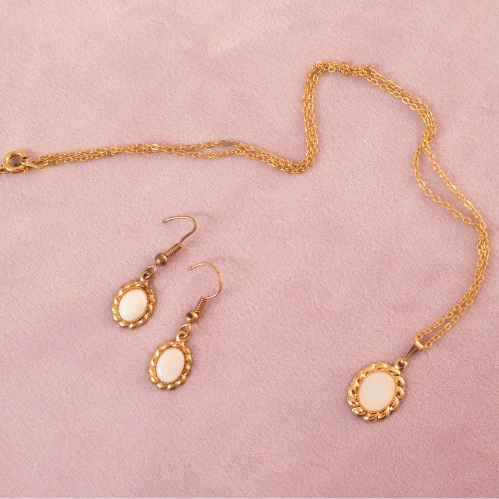 Vintage Gold and White Pendant Earrings Set Coquette Dainty